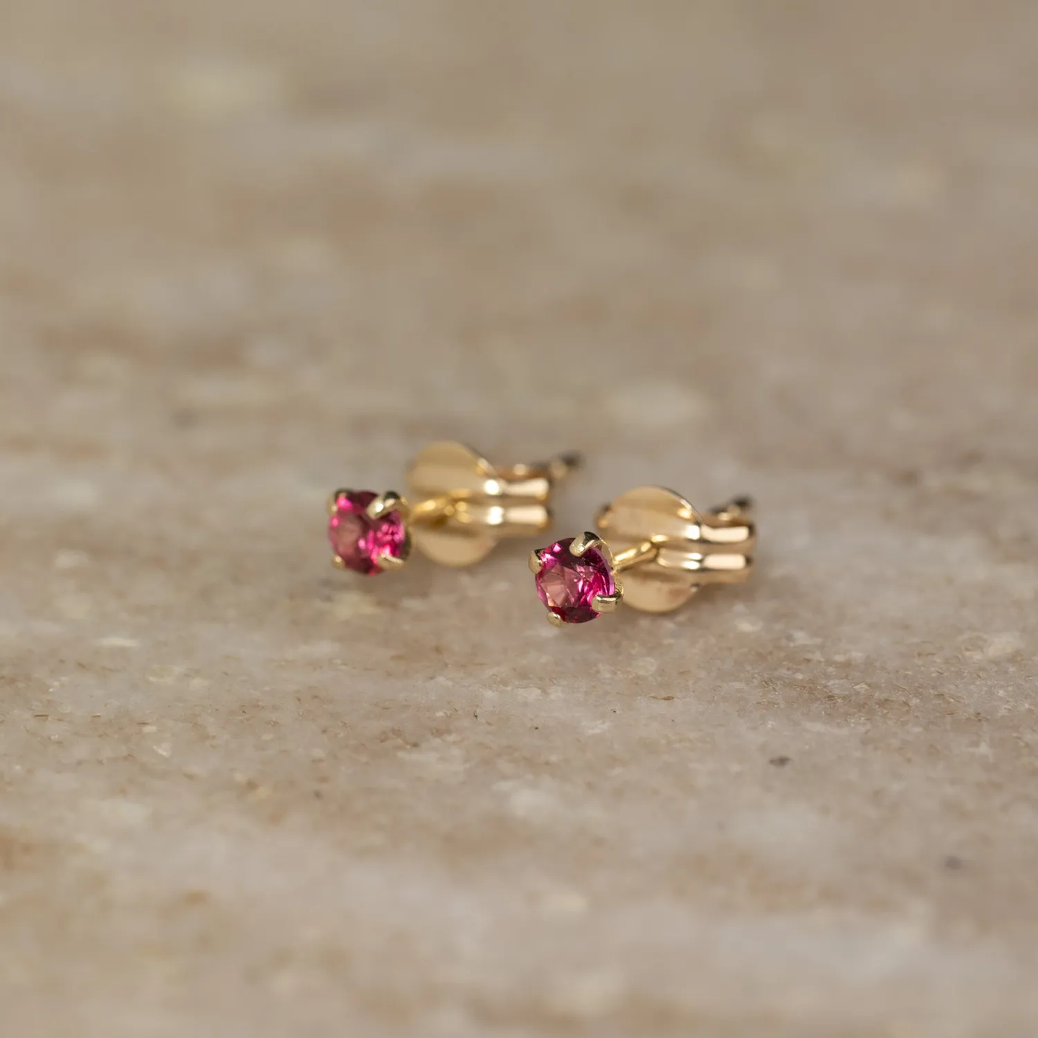 Sisi Copenhagen Soley Pink Topaz ørestikker massivt guld