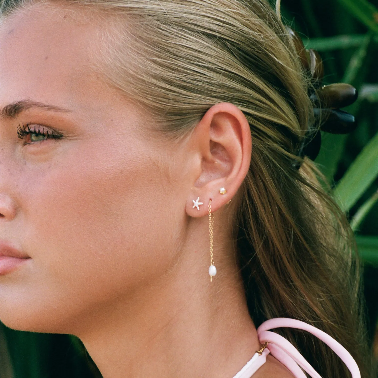TIMI OF SWEDEN Essie mini perle studs guld messing