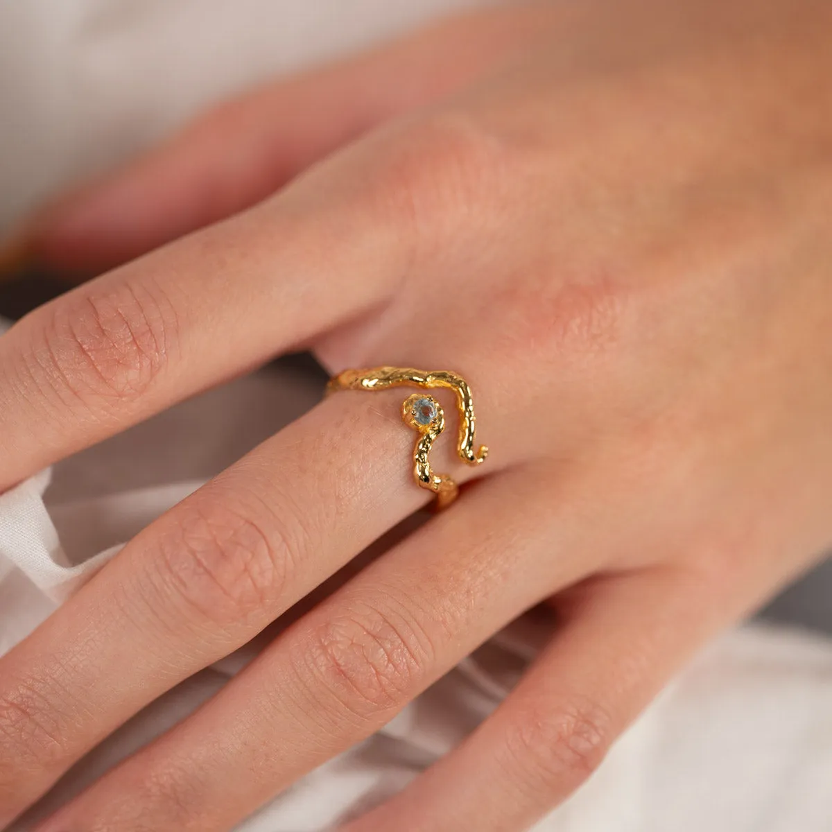 Sisi Copenhagen Emilia Blue Topaz ring forgyldt blå topas