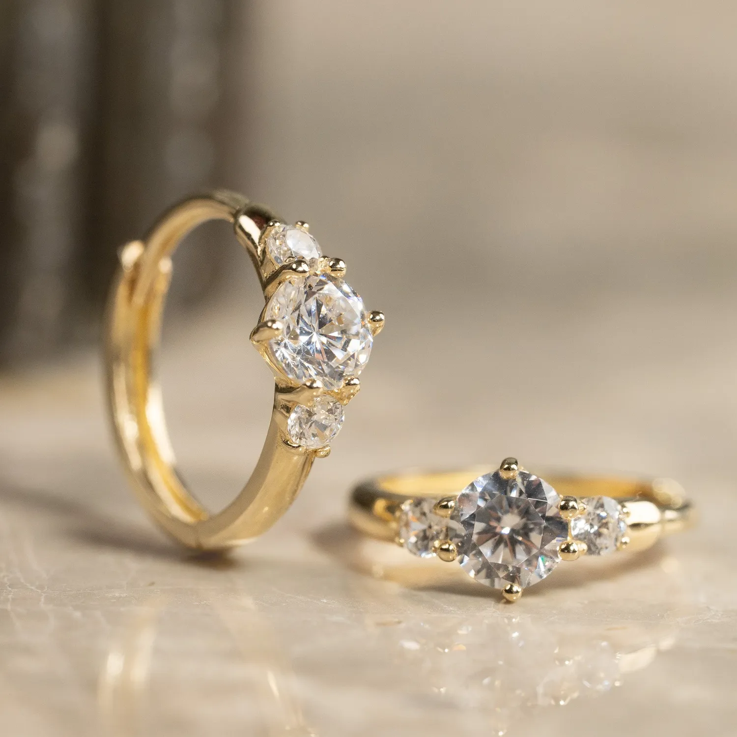Sisi Copenhagen Cassie Crystal creoler 9 kt guld zirkon