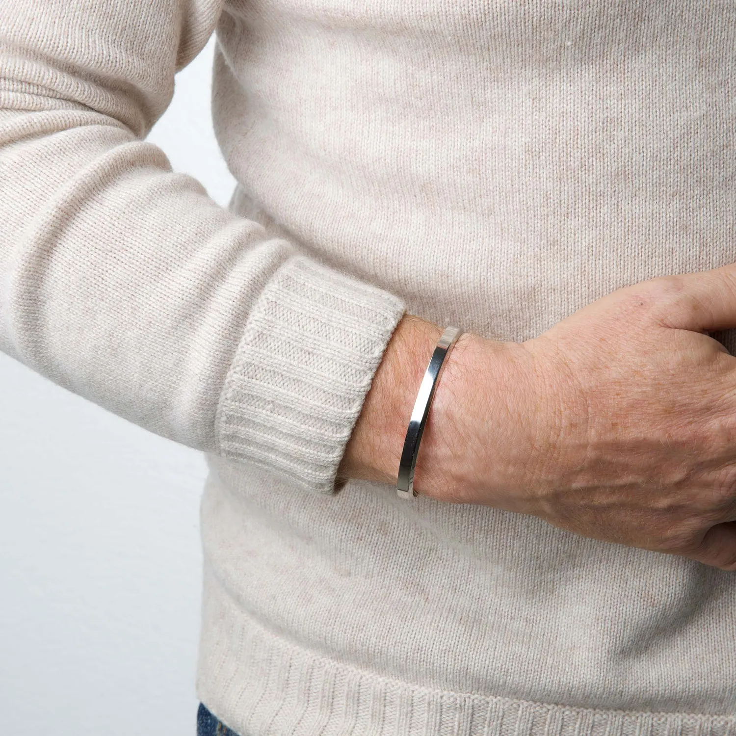 TIMI OF SWEDEN Frans armbånd bangle guld rustfrit stål