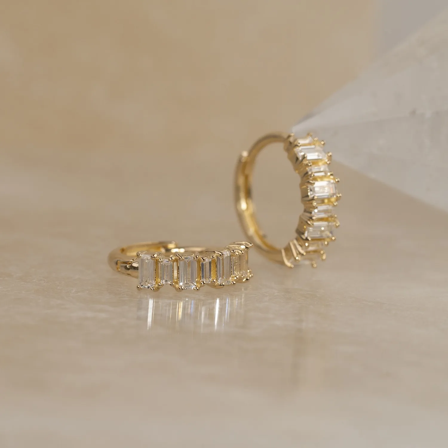 Sisi Copenhagen Isolde Crystal creoler massivt guld zirkonia