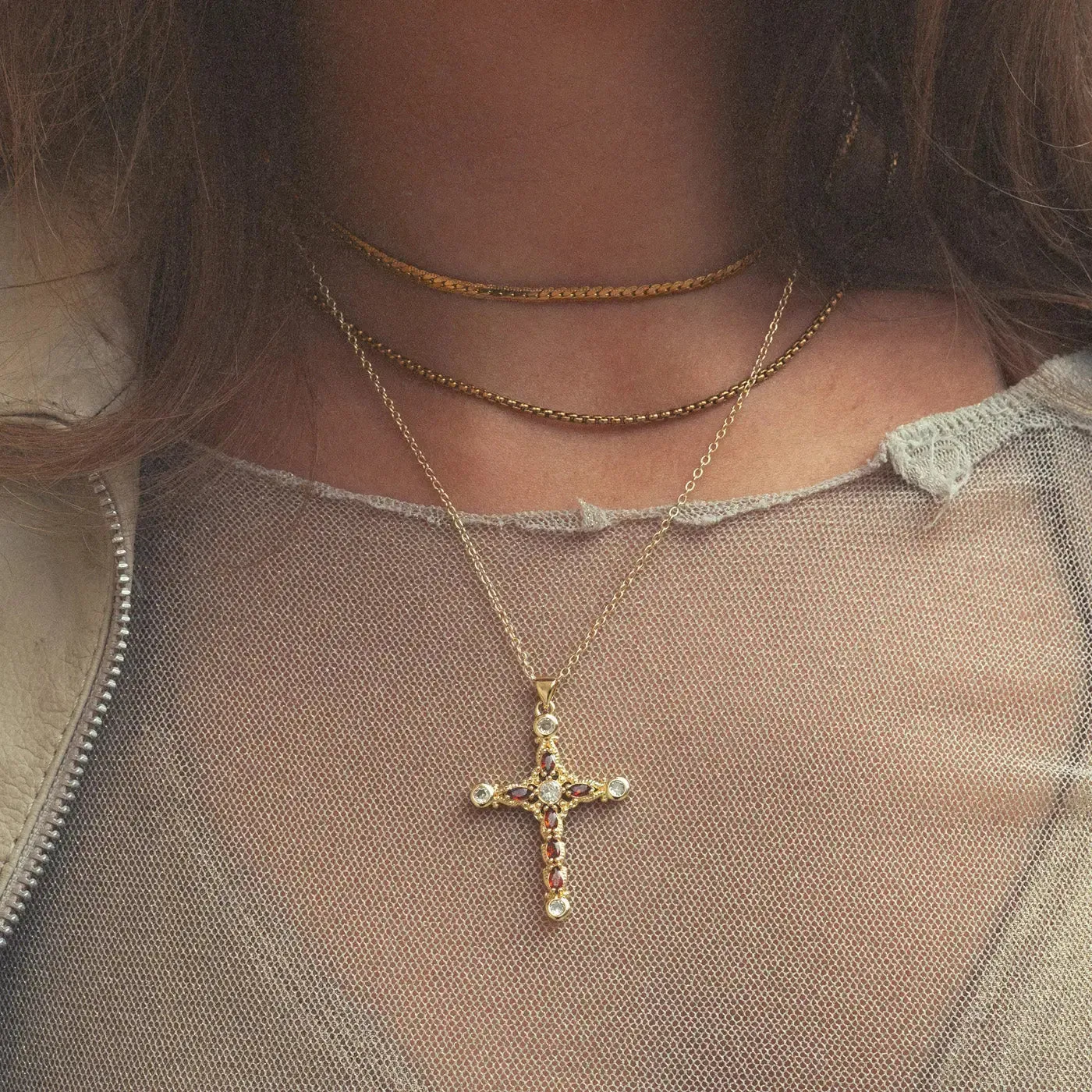 TIMI OF SWEDEN Azura halskæde guld kors zirconia