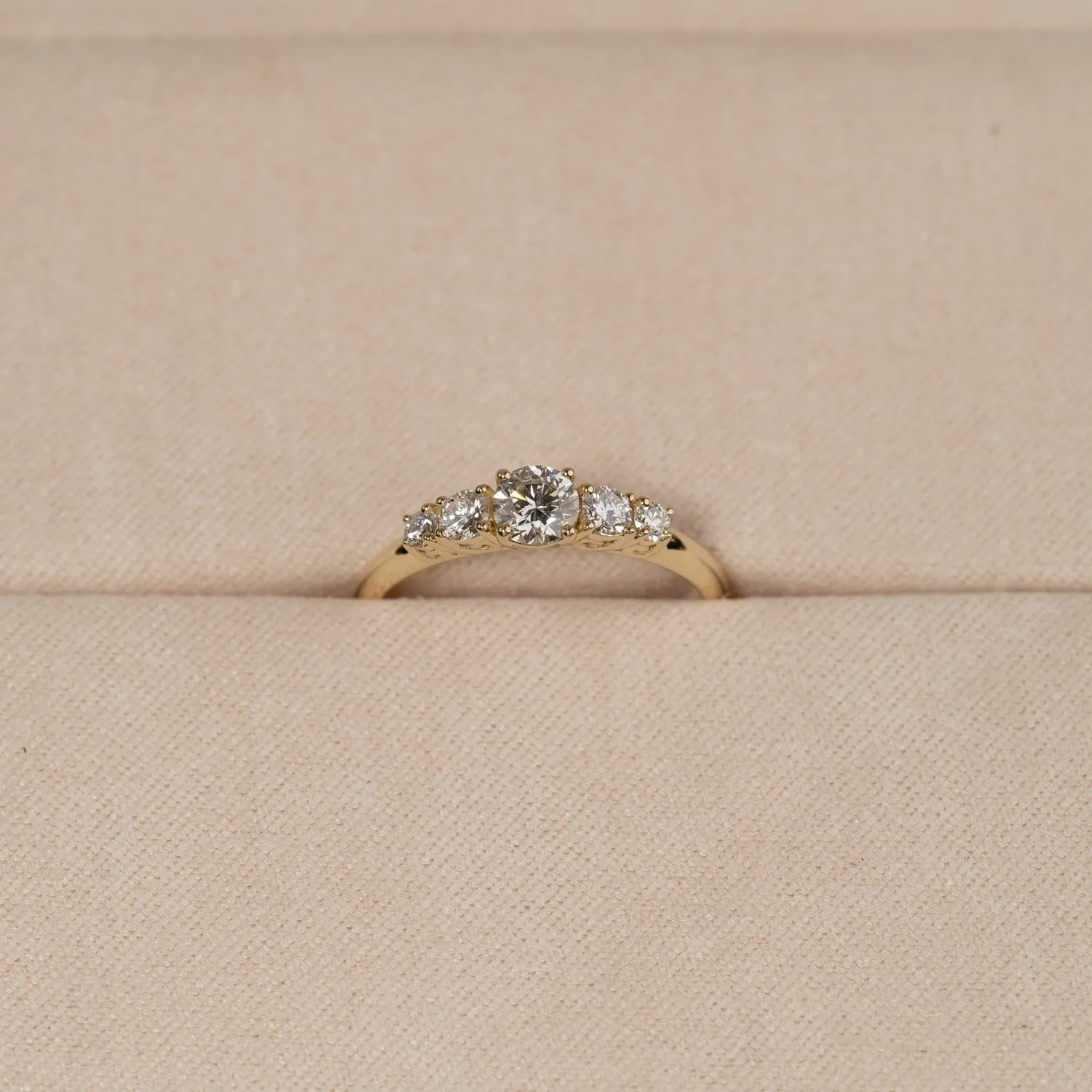 Sisi Copenhagen Five-Stone Trellis diamantring 0,5 ct guld