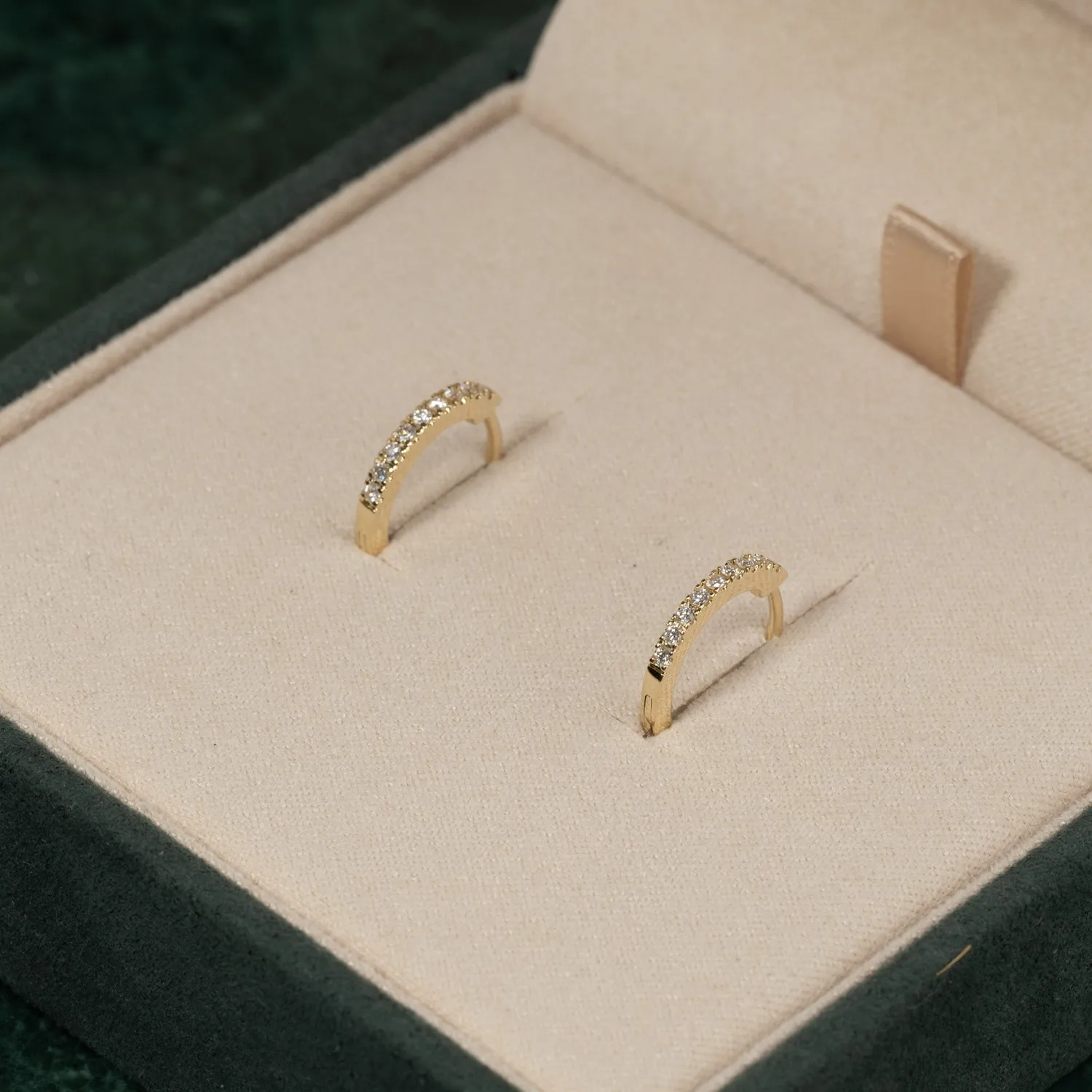 Sisi Copenhagen Classic diamantcreoler 0,15 ct 14 kt guld