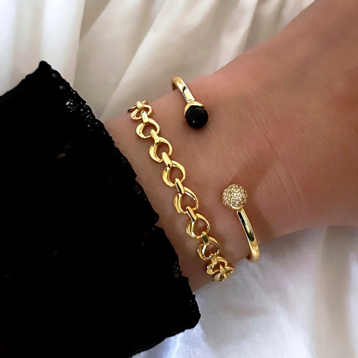 Bykjaergaard Glory armbånd forgyldt sort onyx topas