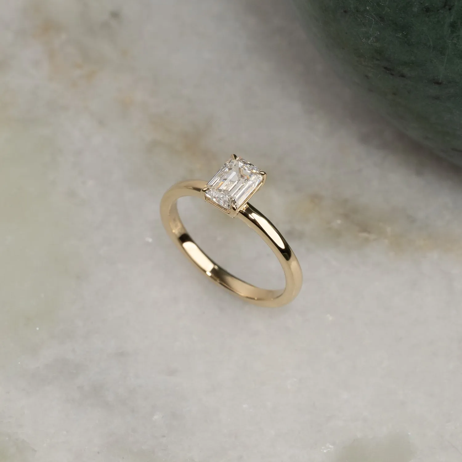 Sisi Copenhagen Solitaire Emerald-Cut diamantring hvidguld