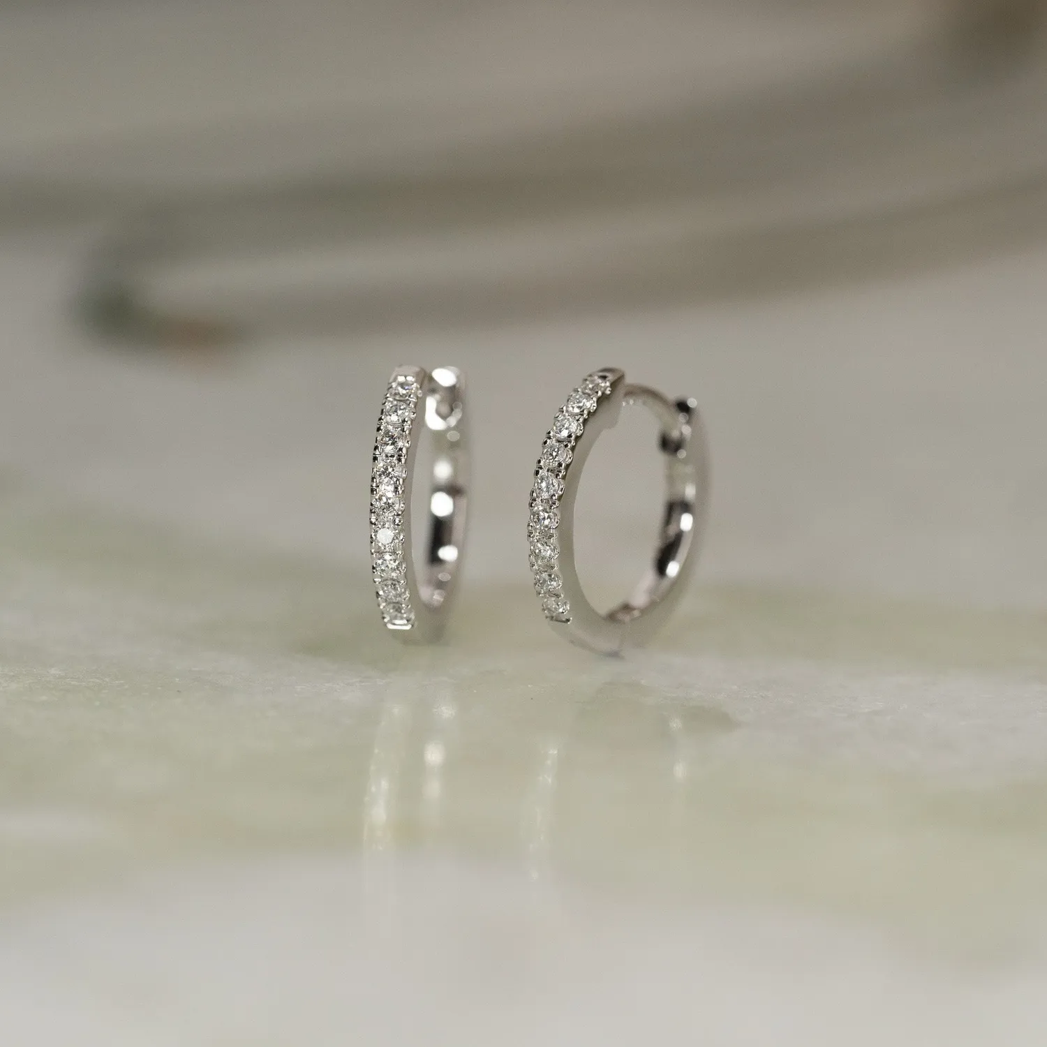 Sisi Copenhagen Classic Lab-Diamond creoler 14 kt diamanter
