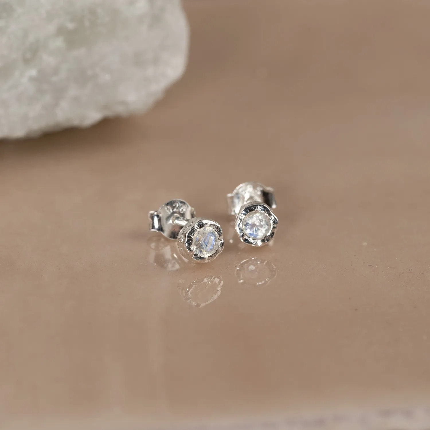 Sisi Copenhagen Selene Moonstone ørestikkere sølv 3mm