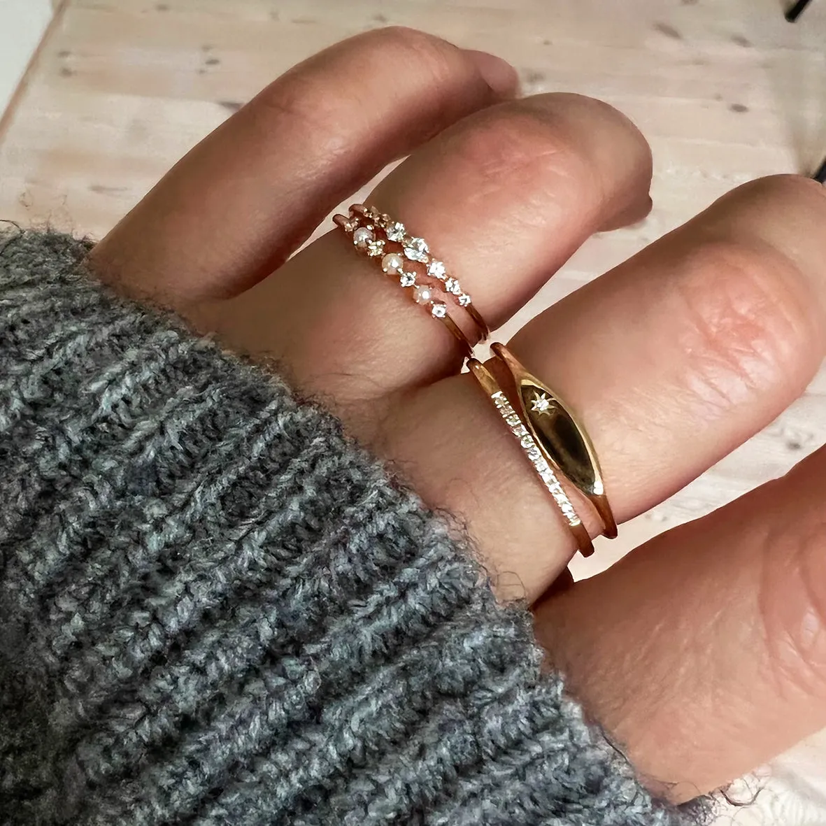 Bykjaergaard Fine ring i 14 kt guld med diamanter