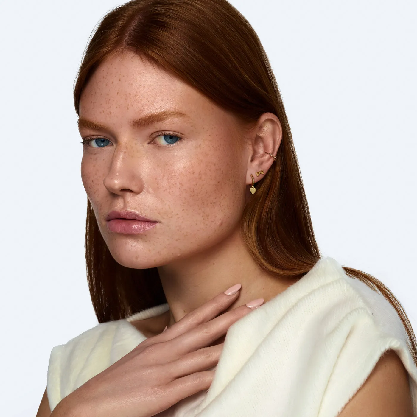 TIMI OF SWEDEN Sarah hjerte ear cuff i guld