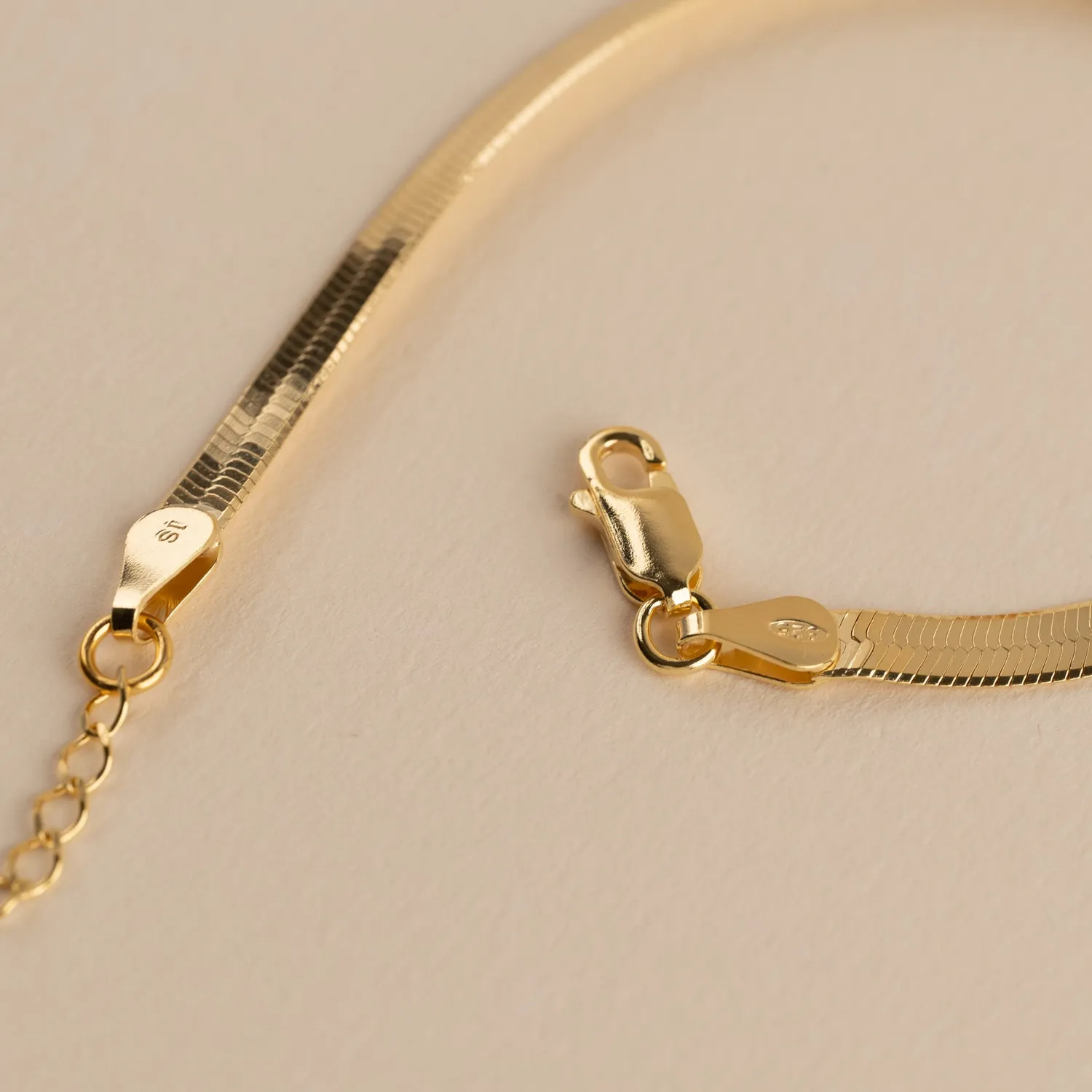 Sisi Copenhagen Aya armbånd forgyldt slange 5 mm