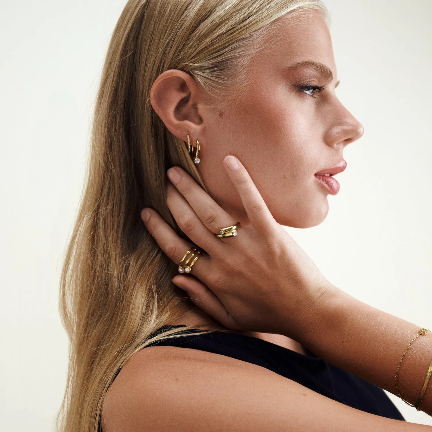 TIMI OF SWEDEN Jenina perlering guld rustfrit stål