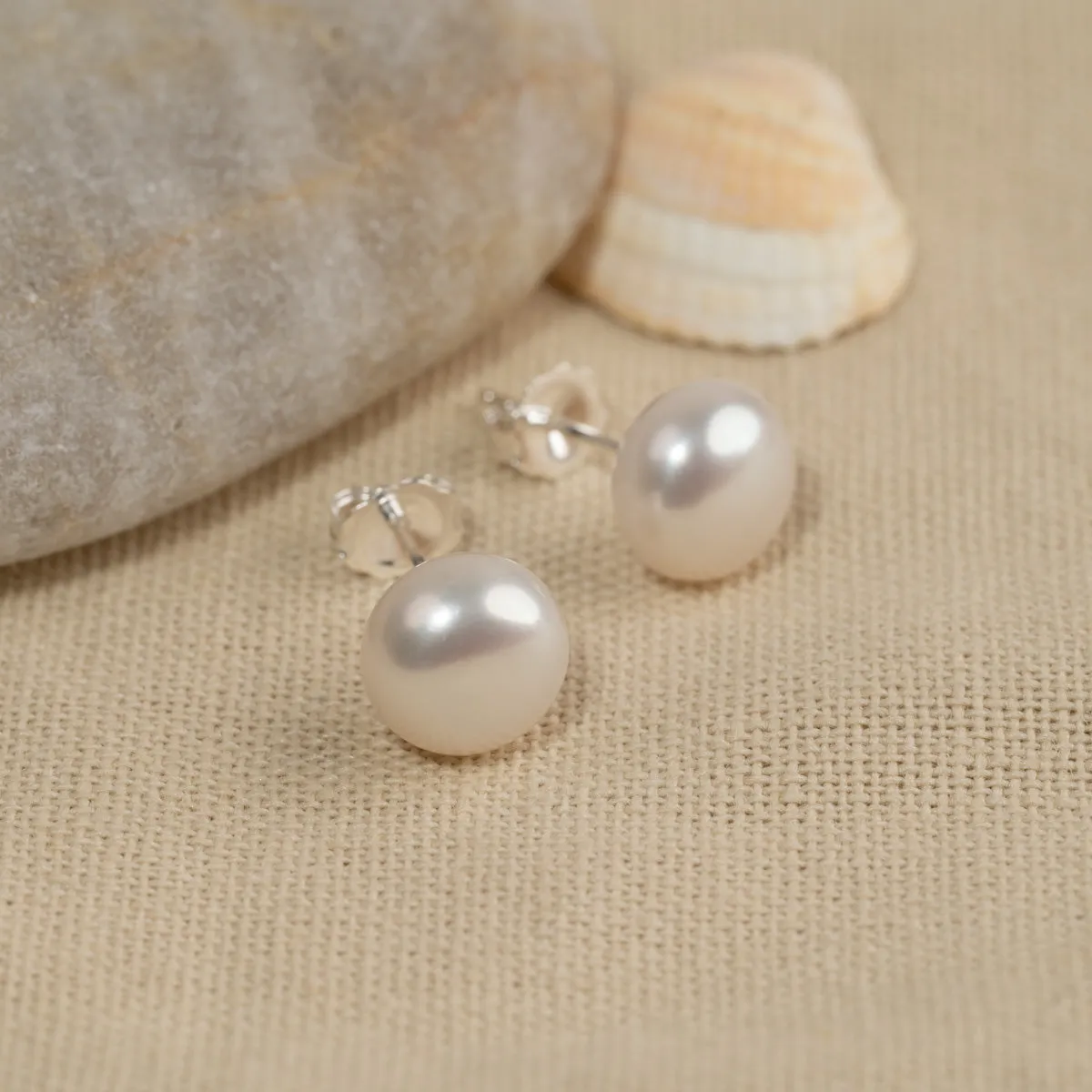 Sisi Copenhagen Simple White Pearl øreringe 7 mm sølv