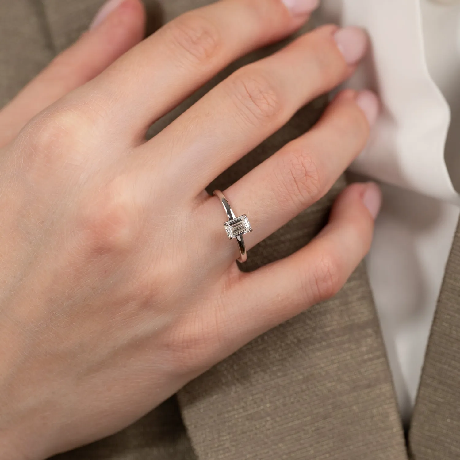 Sisi Copenhagen Solitaire Emerald diamantring hvidguld 0,75 ct
