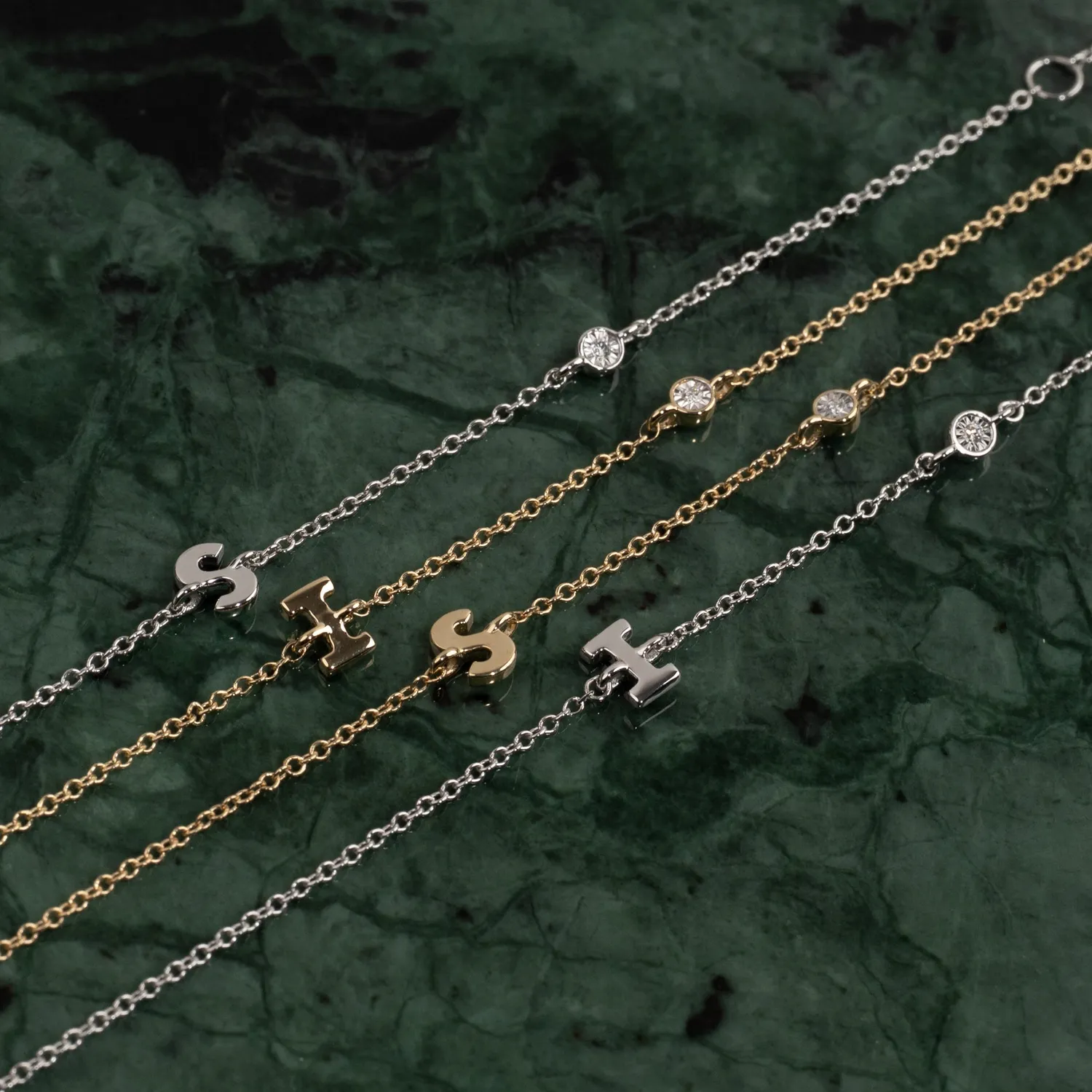 Sisi Copenhagen Letter Lab-Diamond armbånd hvidguld A-Ø
