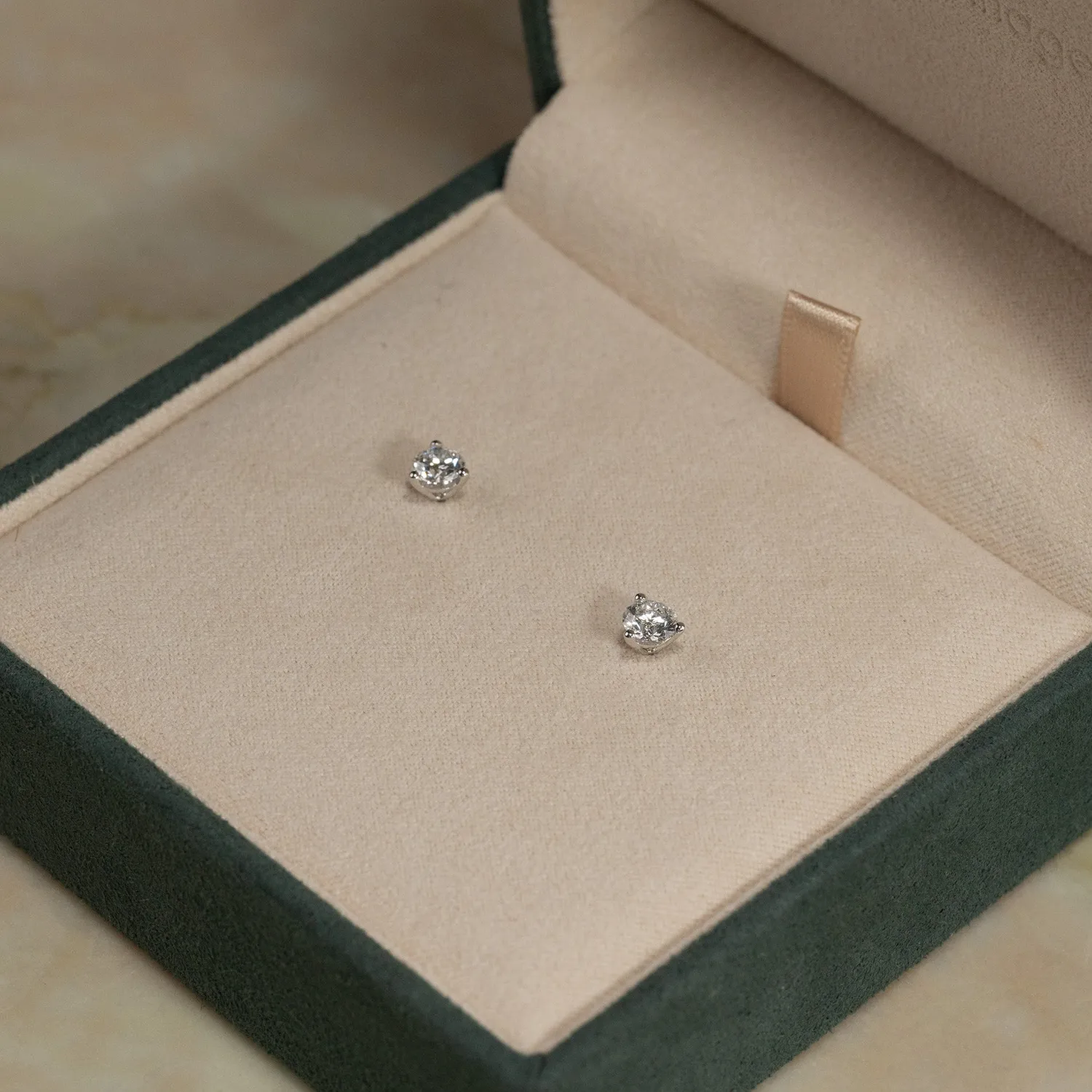 Sisi Copenhagen Simple ørestikker 0,75 ct hvidguld lab-diamant