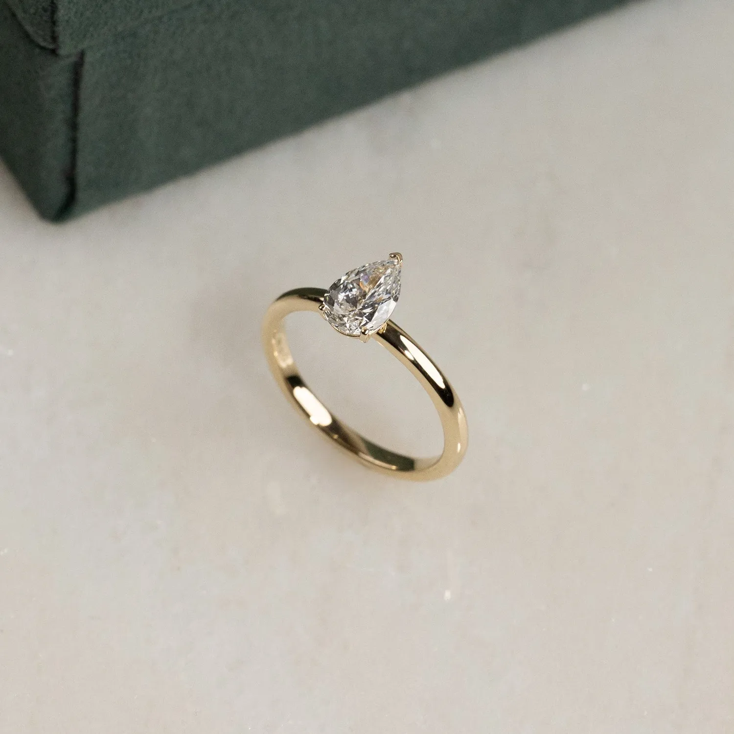 Sisi Copenhagen Solitaire pear-diamantring 14 kt guld