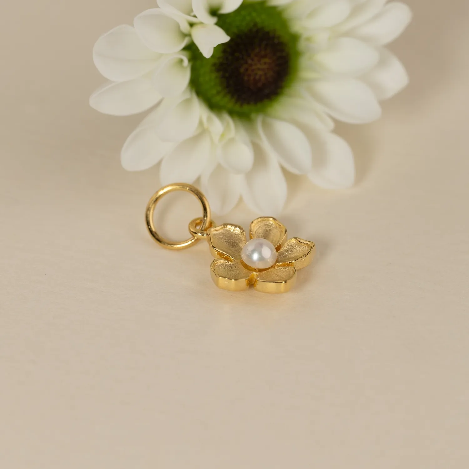 Sisi Copenhagen Mona Pearl Golden vedhæng forgyldt 9 mm
