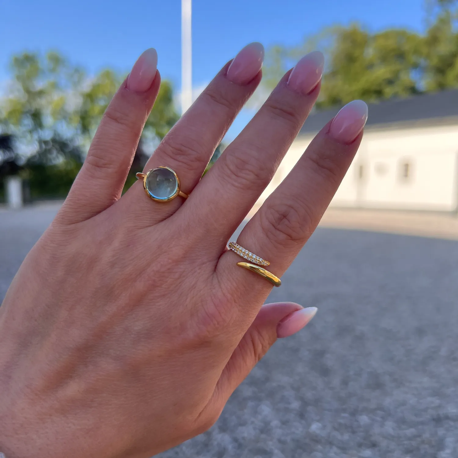 Bykjaergaard Glory ring forgyldt blå topas 10 mm
