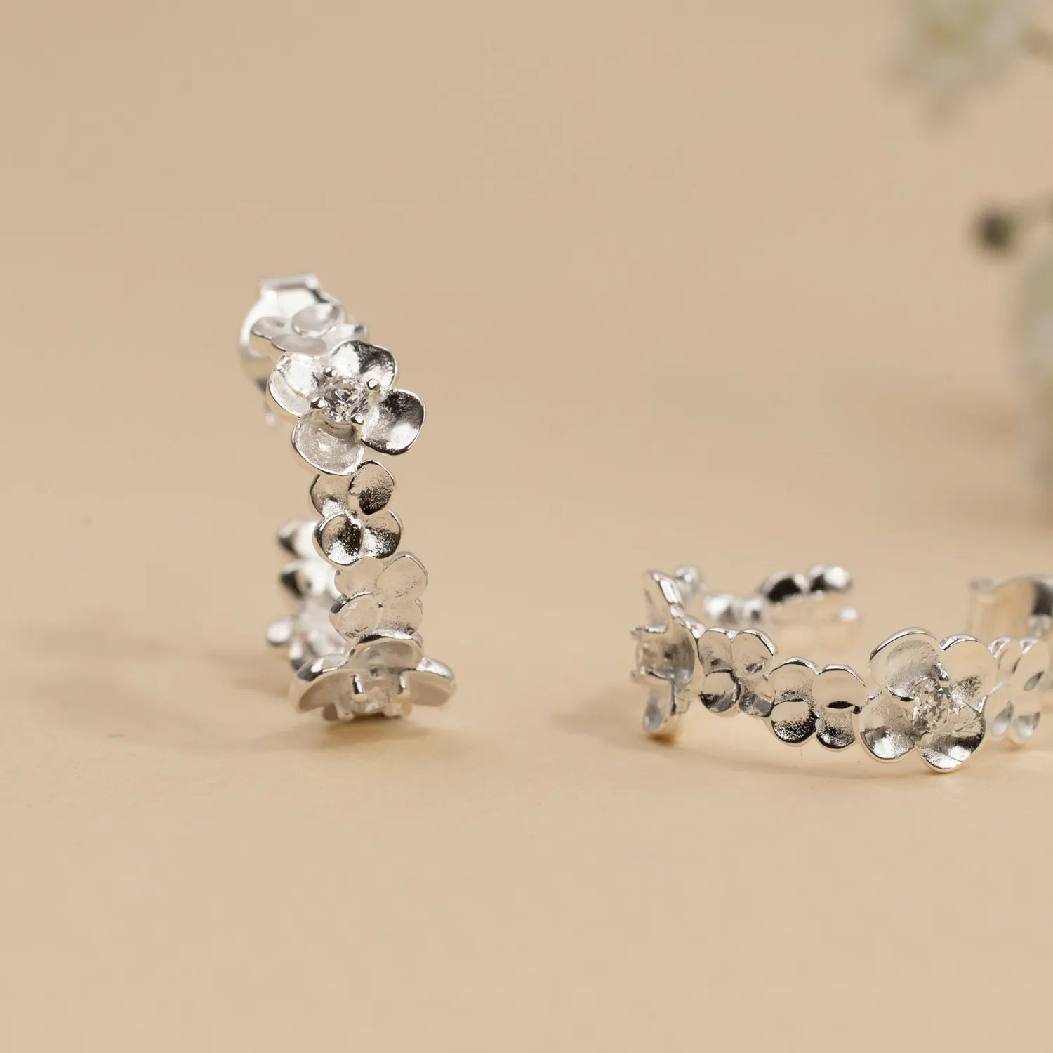 Sisi Copenhagen Flora Crystal creoler sølv zirkon 15 mm