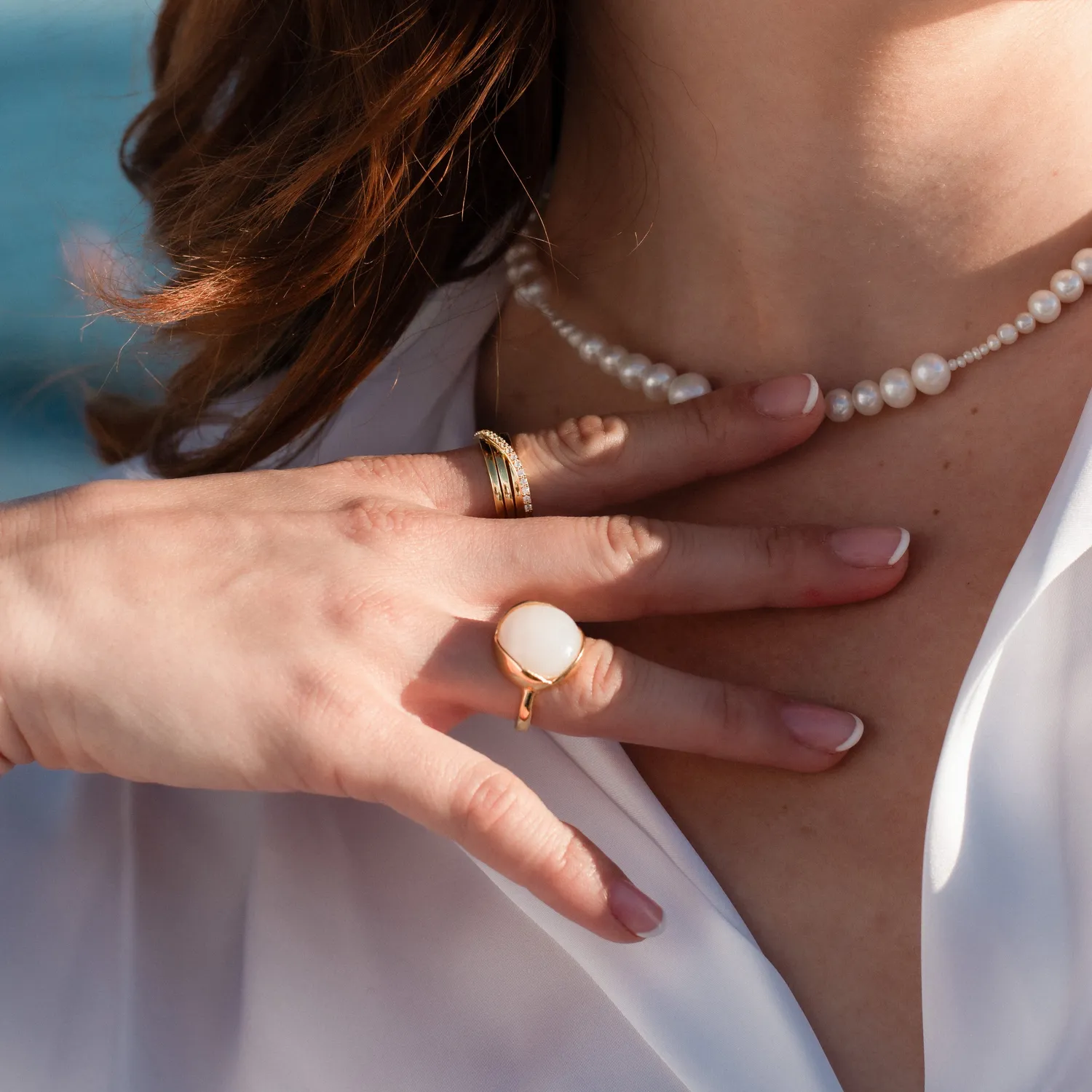 Bykjaergaard Glory stor ring forgyldt hvid opal