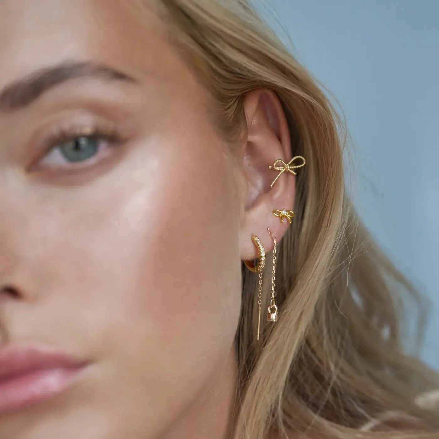 TIMI OF SWEDEN Juliette ear cuff sløjfe forgyldt