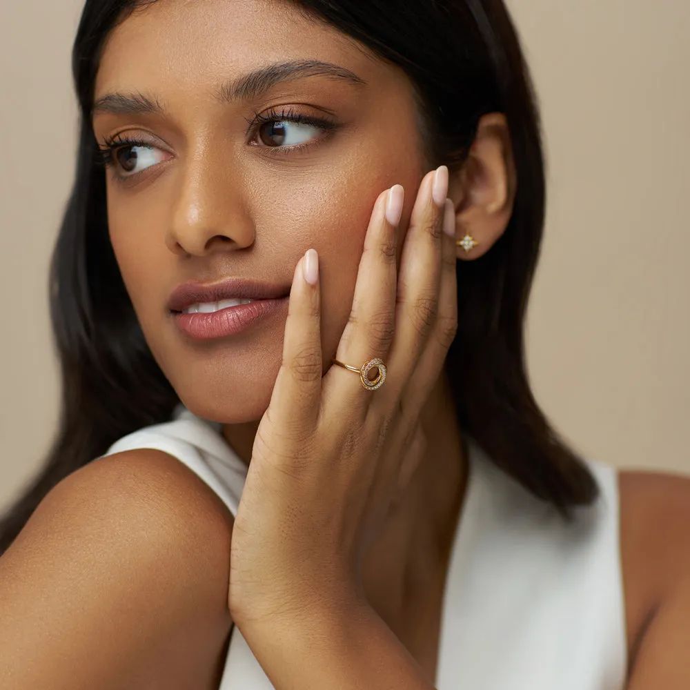 Orelia Interlocking Pavé Open Circle Ring guld