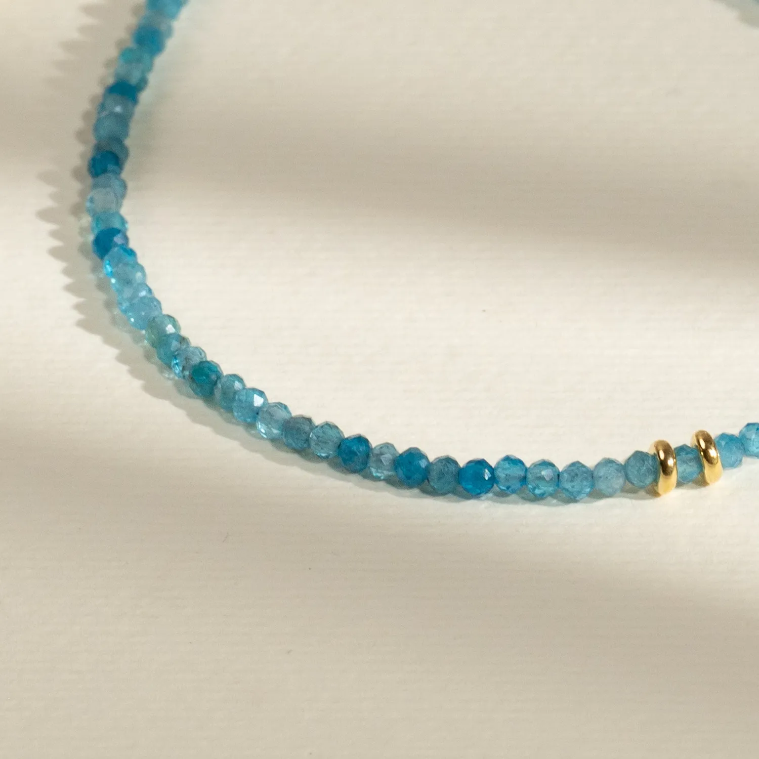 Sisi Copenhagen Eliana Blue Apatite armbånd forgyldt blå 16+4 cm