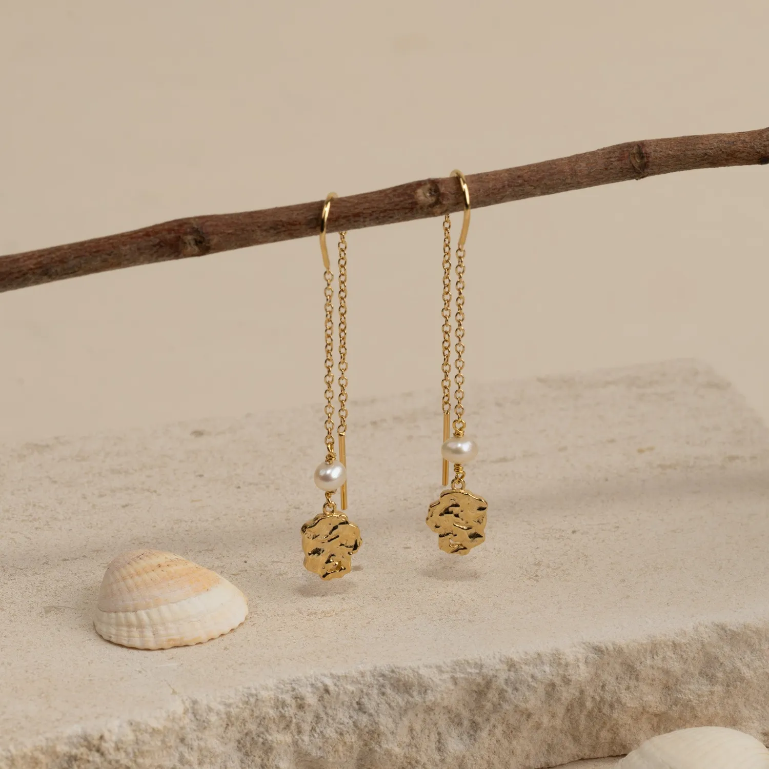 Sisi Copenhagen Ella drop øreringe perle forgyldt 51 mm
