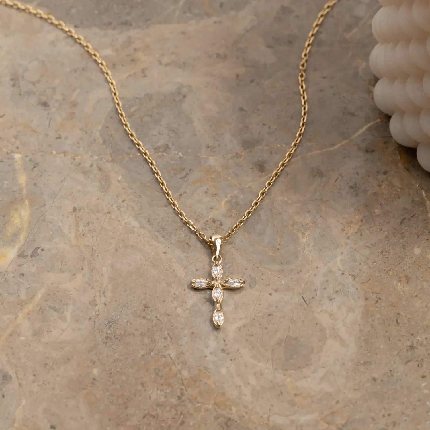 Sisi Copenhagen Maria Crystal Cross vedhæng guld zirkonia