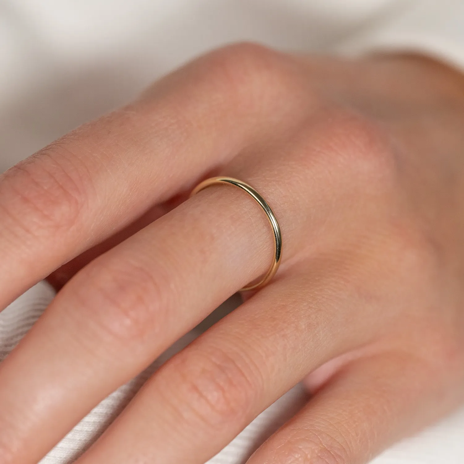 Sisi Copenhagen Ona ring massivt guld 1,5 mm