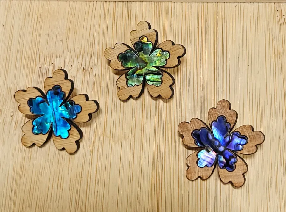 Lene Emanuel Curly broche bambus perlemor