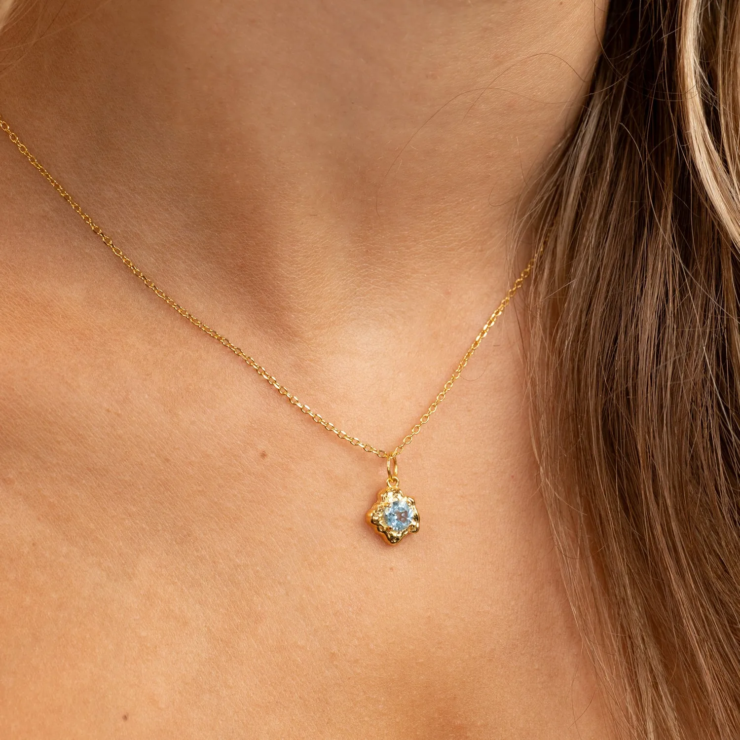Sisi Copenhagen Emilia Blue Topaz vedhæng forgyldt blå topas