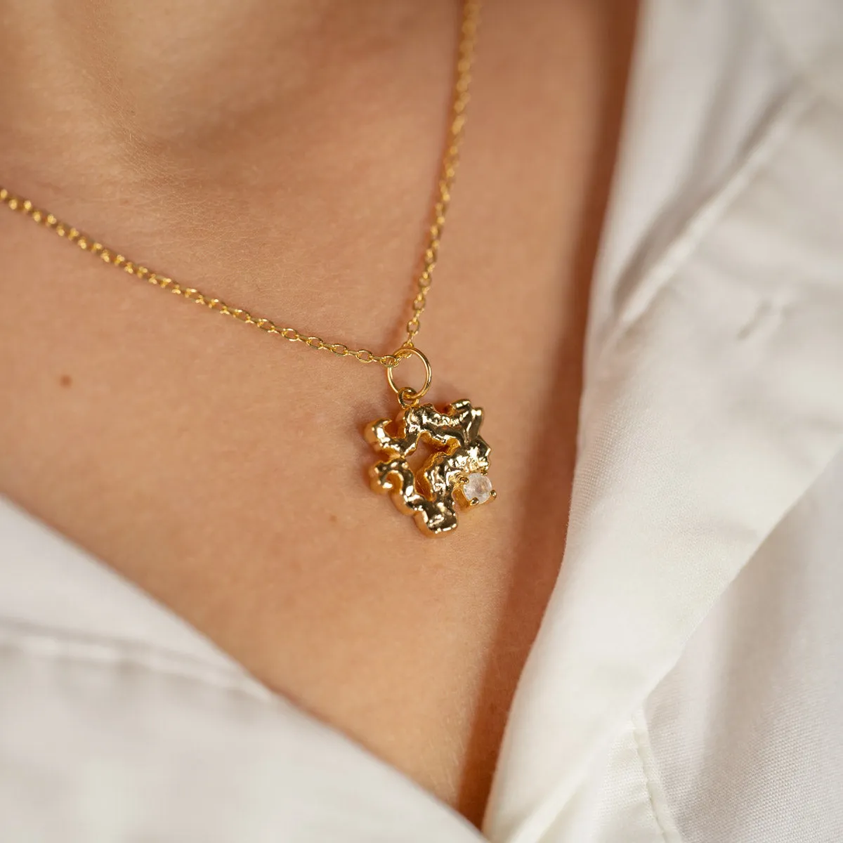 Sisi Copenhagen Aurelia Moonstone Golden vedhæng forgyldt