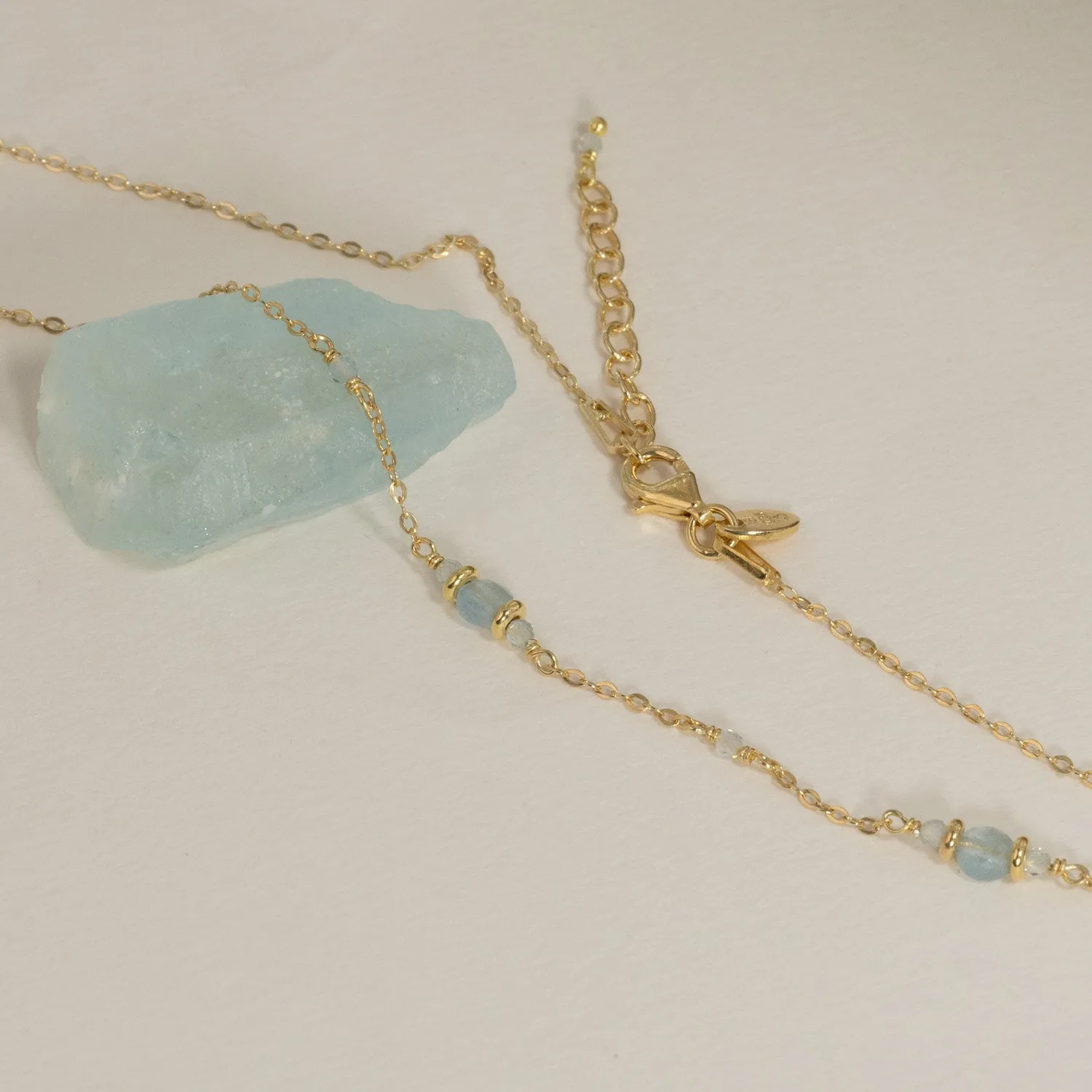 Sisi Copenhagen Cordelia Blue Aquamarine halskæde forgyldt 42 cm