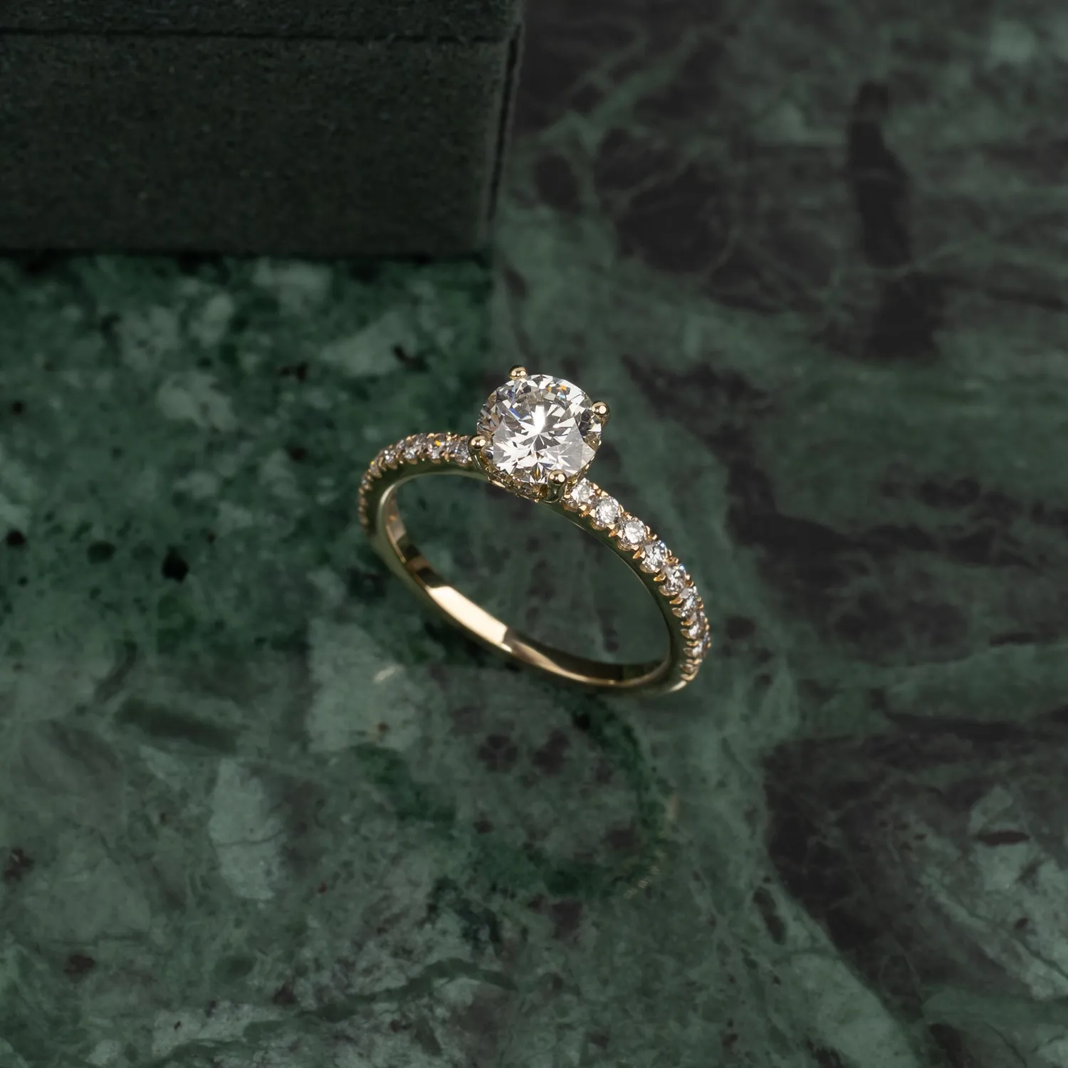 Sisi Copenhagen Hidden-Halo Alliance ring 14 kt diamanter