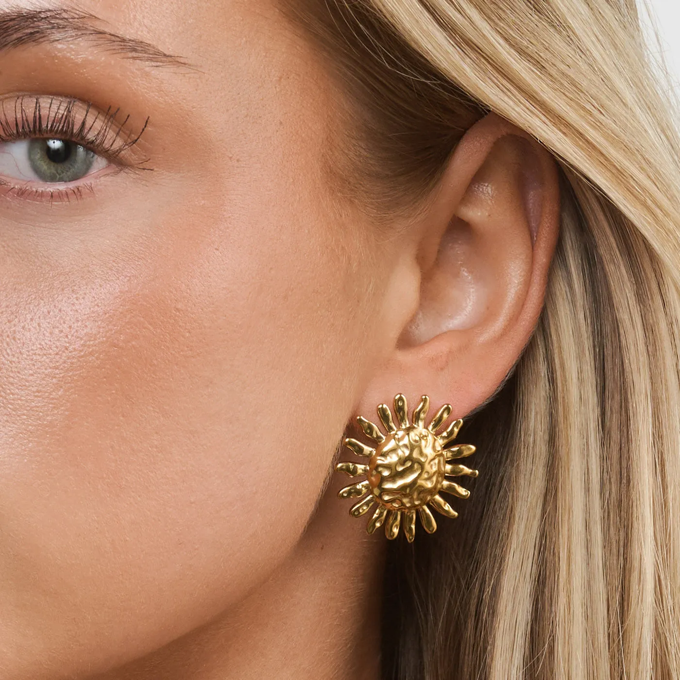 TIMI OF SWEDEN Estri Statement ørestikker guld 28 mm