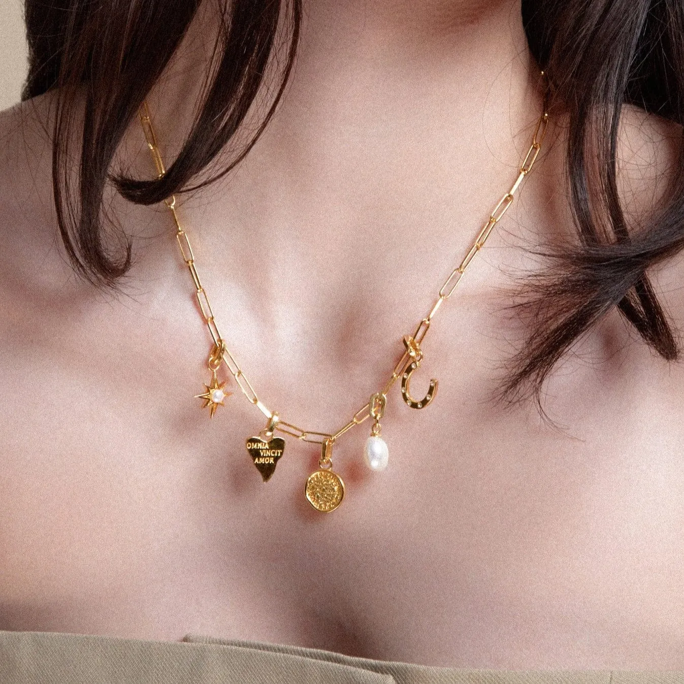 Orelia LUXE Heart charm guld hjerte vedhæng