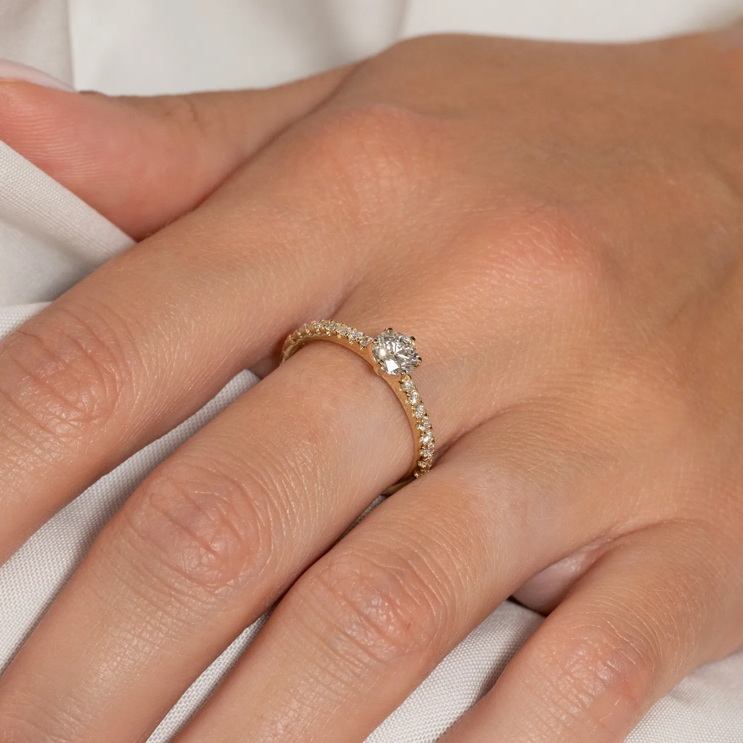 Sisi Copenhagen Classic 6-Prong Alliance ring 0,7 ct 14 kt guld