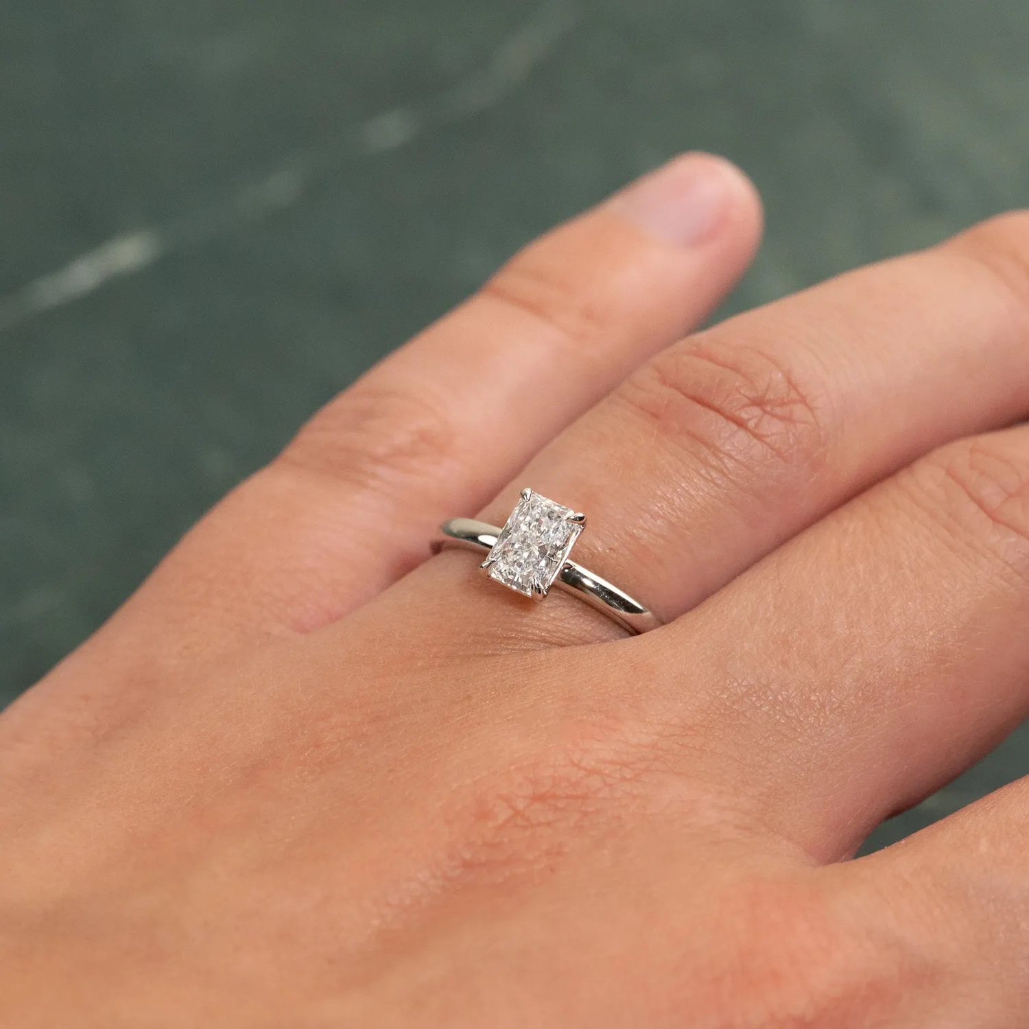 Sisi Copenhagen Solitaire Radiant diamantring 0,75ct hvidguld