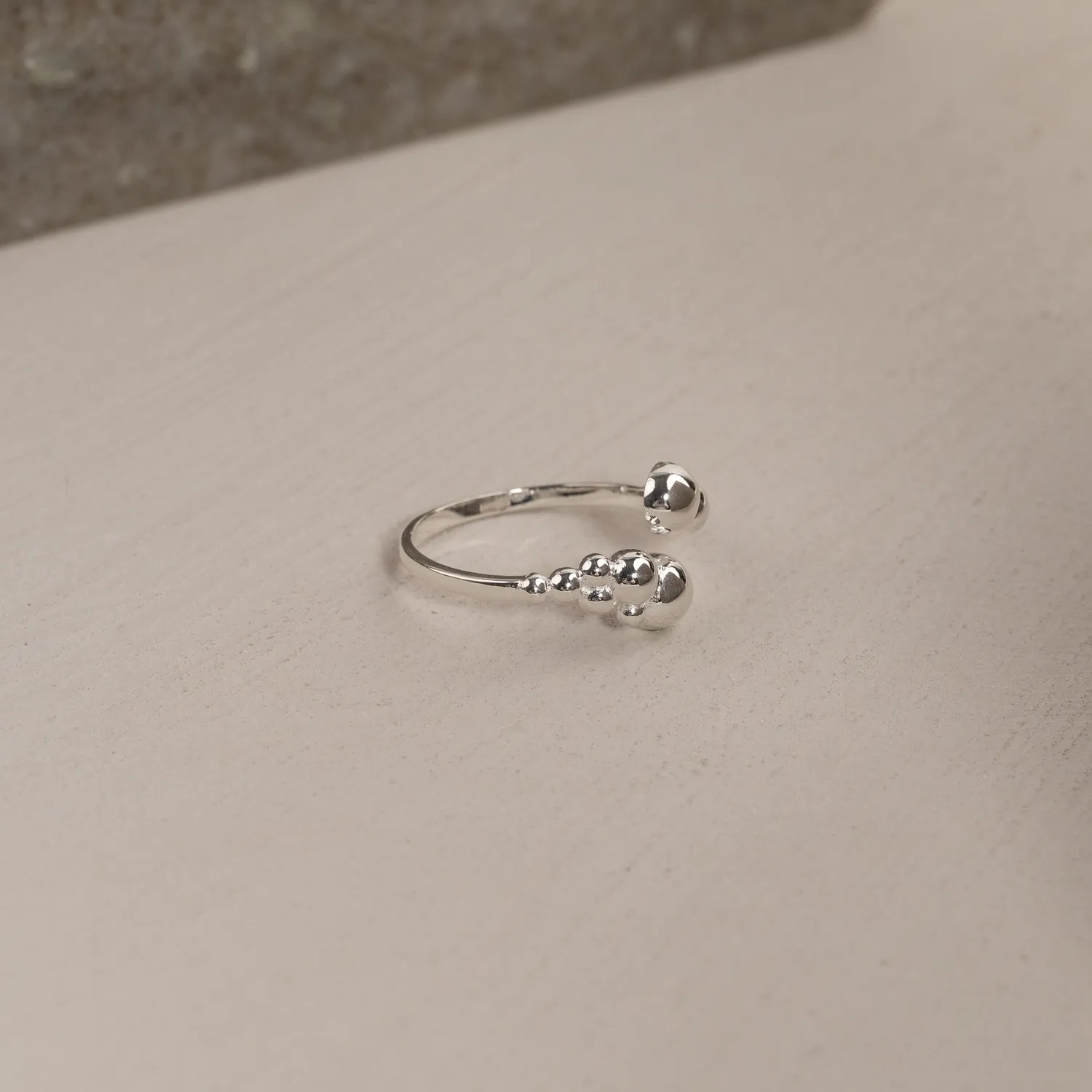 Sisi Copenhagen Paloma ring sølv åbent kugledesign