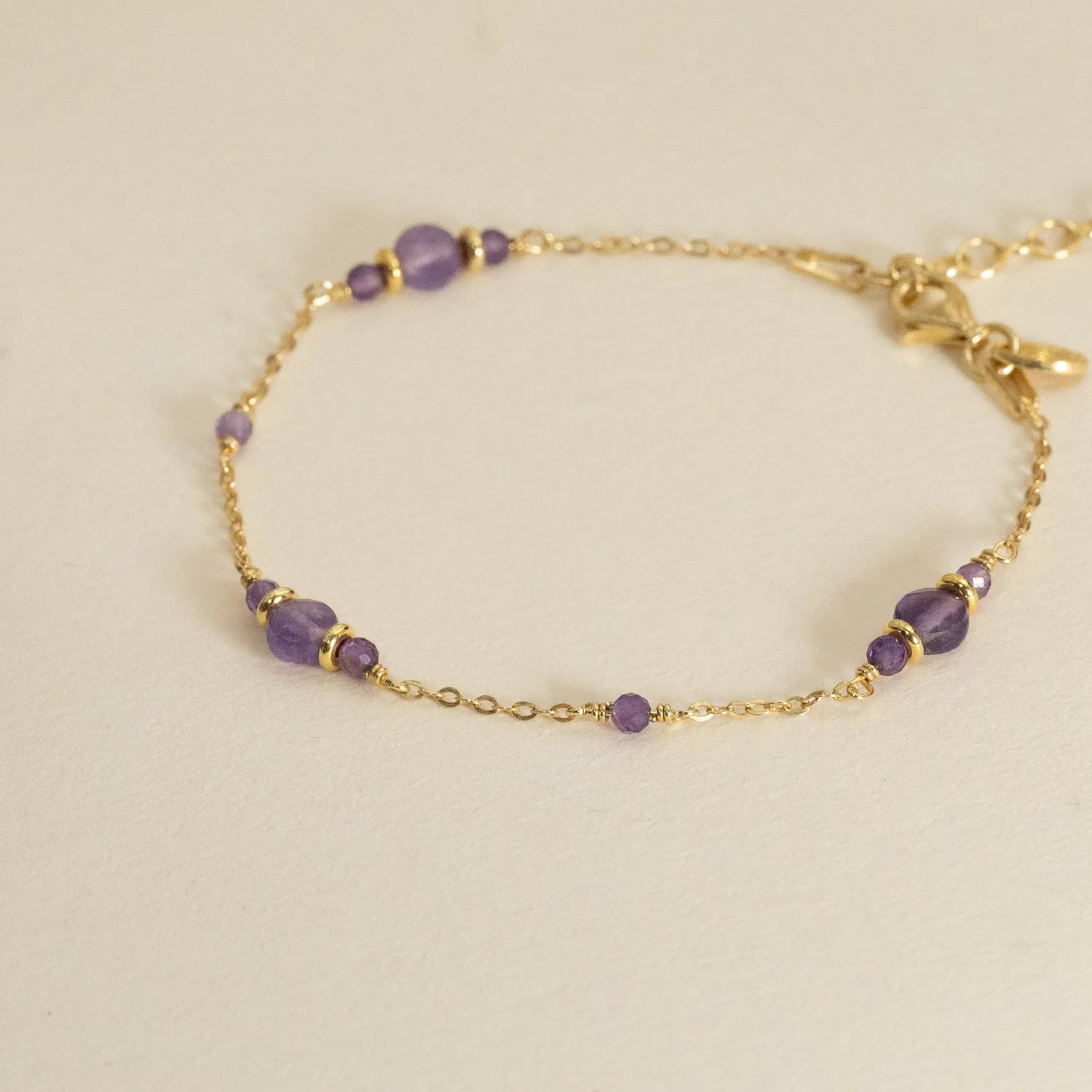 Sisi Copenhagen Cordelia forgyldt armbånd lilla ametyst 15,5+4 cm