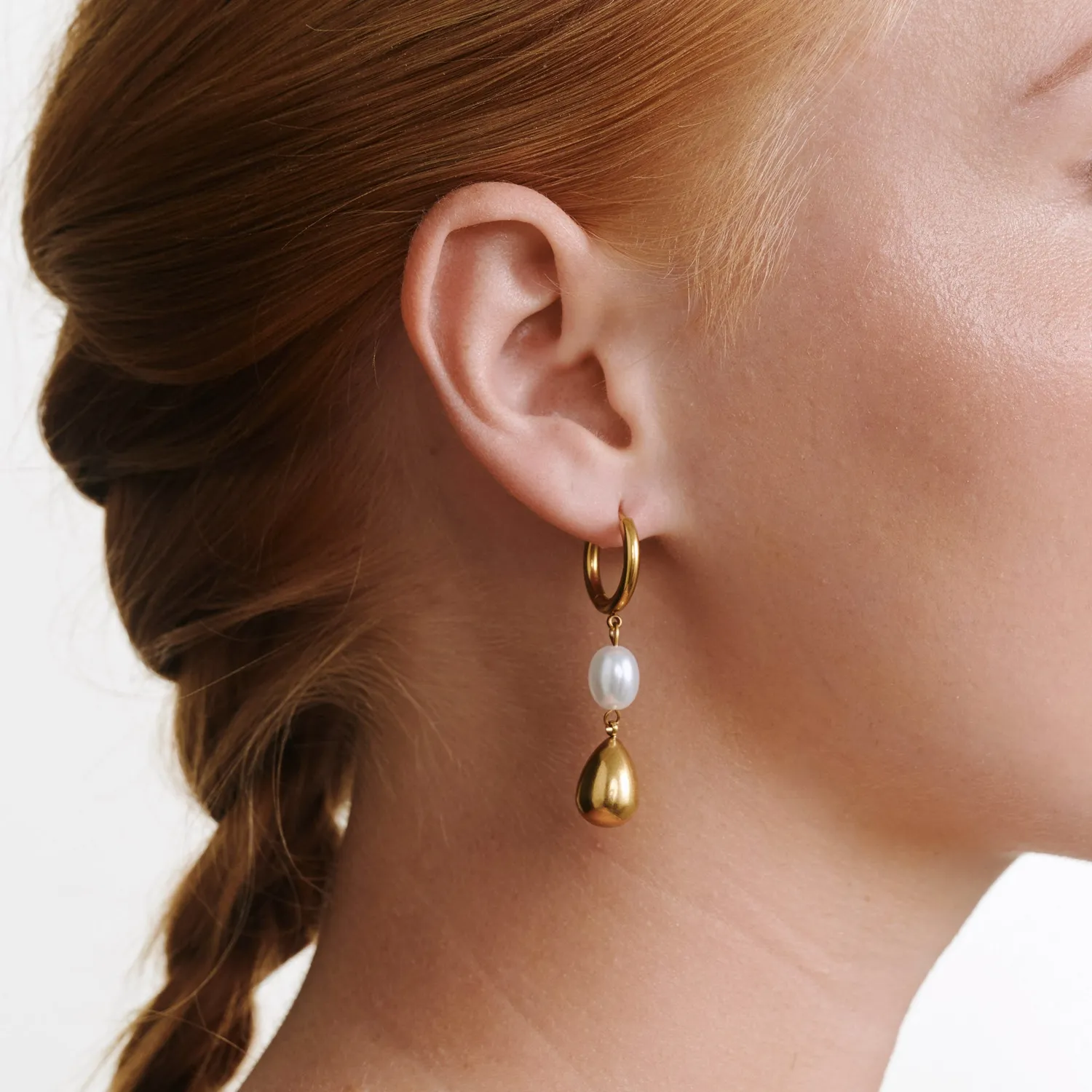 TIMI OF SWEDEN Laura perleøreringe hoops forgyldt 16,7 mm