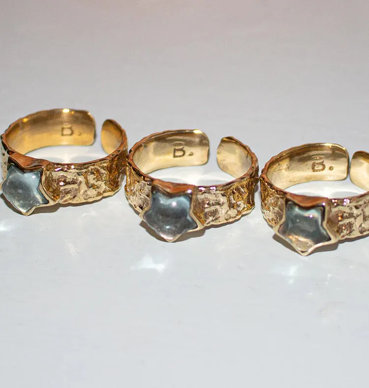 Wos Bedazzled Mini Ursa ring guld blå topas
