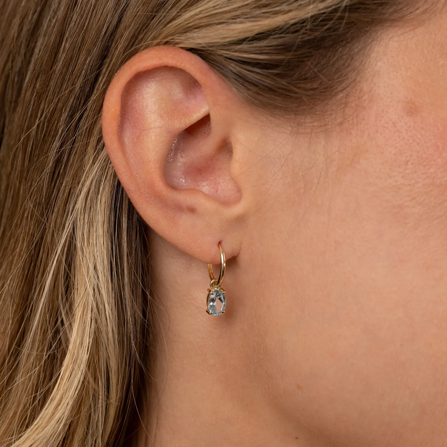 Sisi Copenhagen Andrea Blue Topaz creoler 9 kt guld blå topas