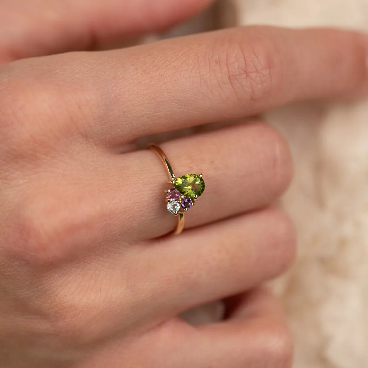 Sisi Copenhagen Gyrith Gem Cluster ring guld 9 kt