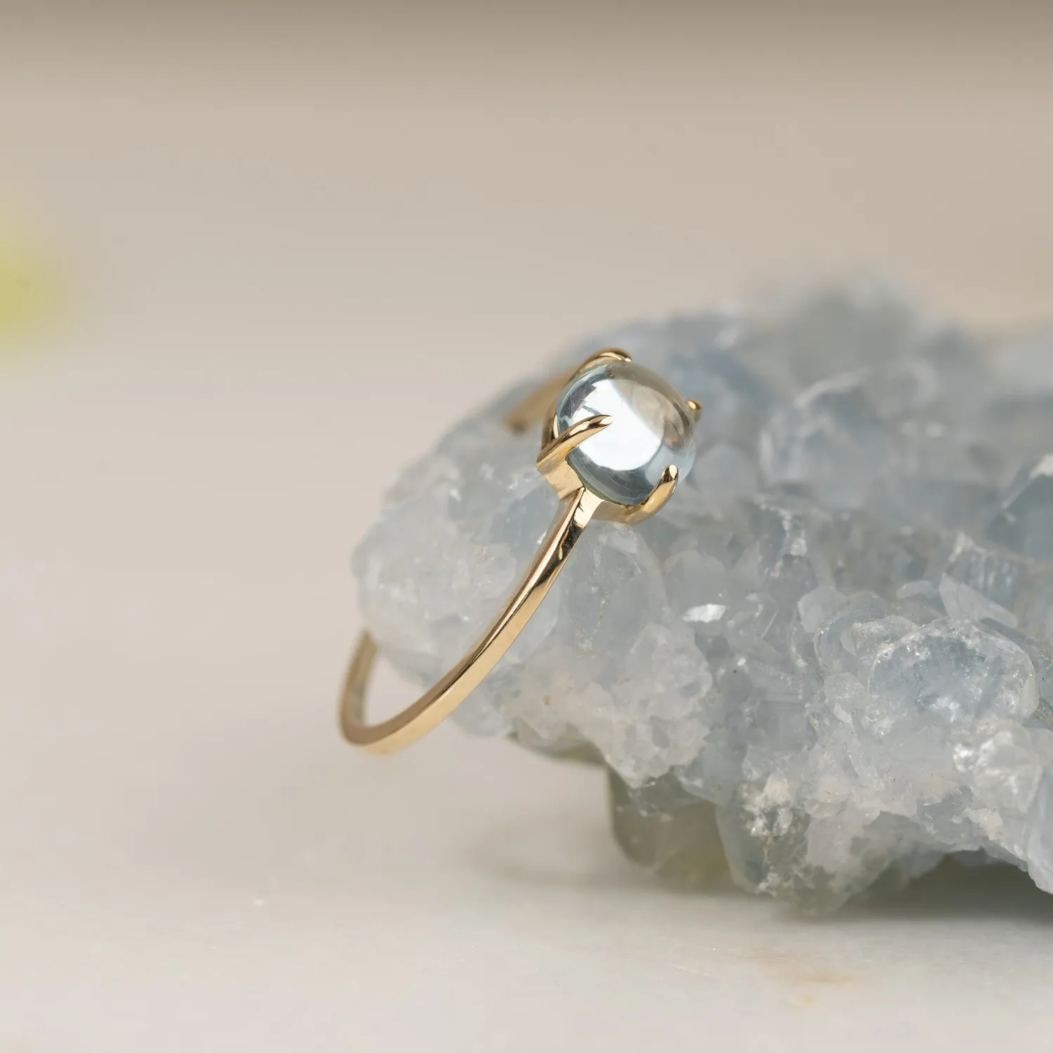 Sisi Copenhagen Gabi ring massivt 9 kt guld blå topas