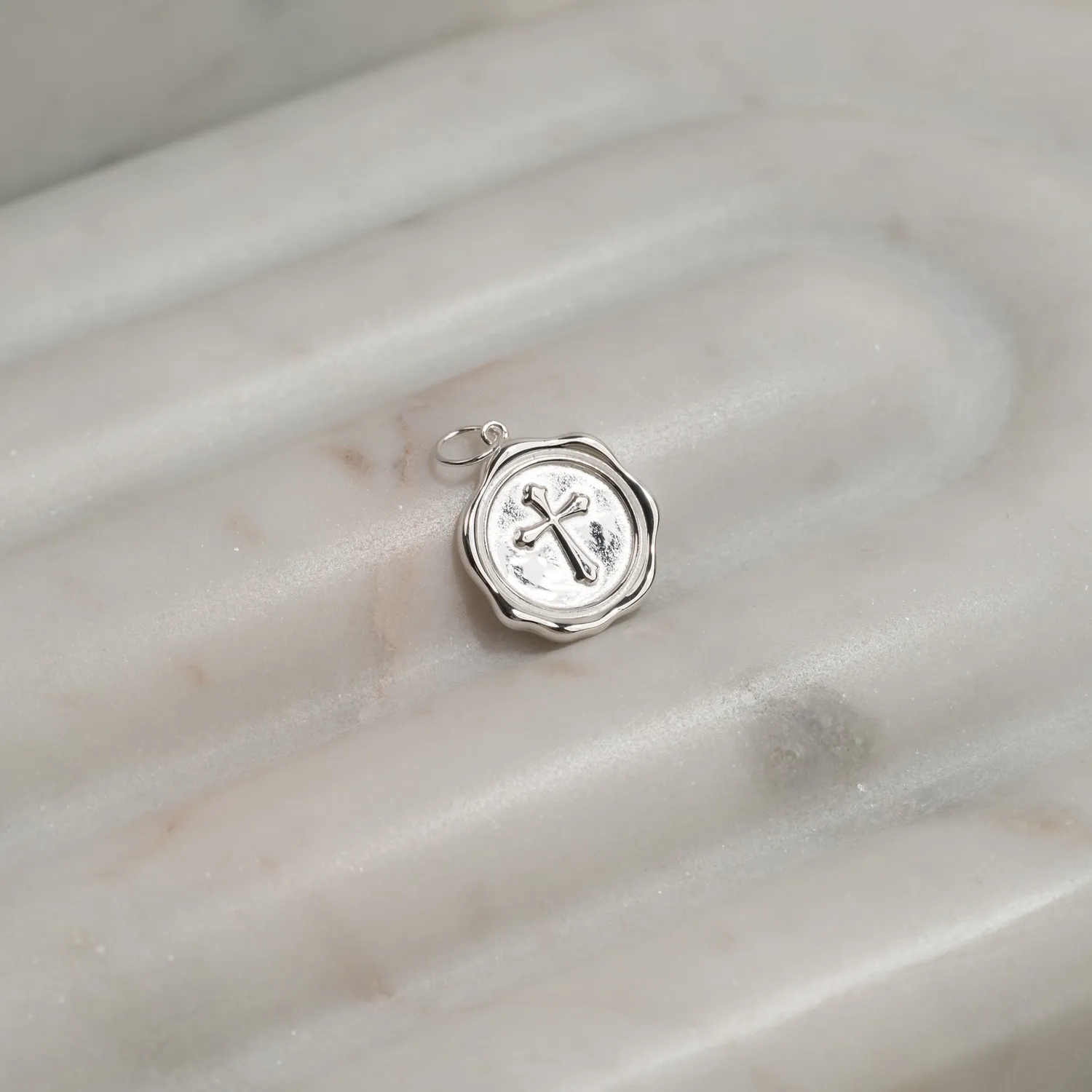 Sisi Copenhagen Elise Cross vedhæng sølv 16 mm kors