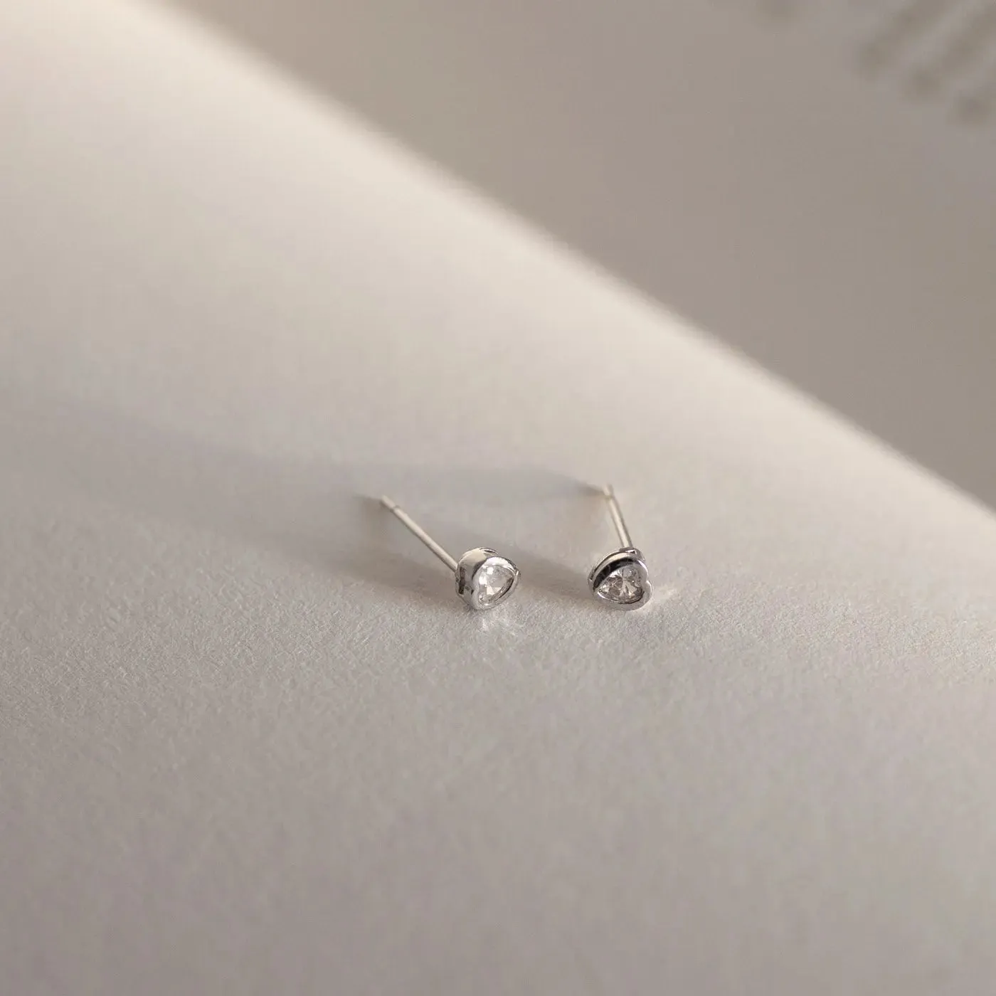 TIMI OF SWEDEN Gaya stud øreringe hjerte guld 4 mm